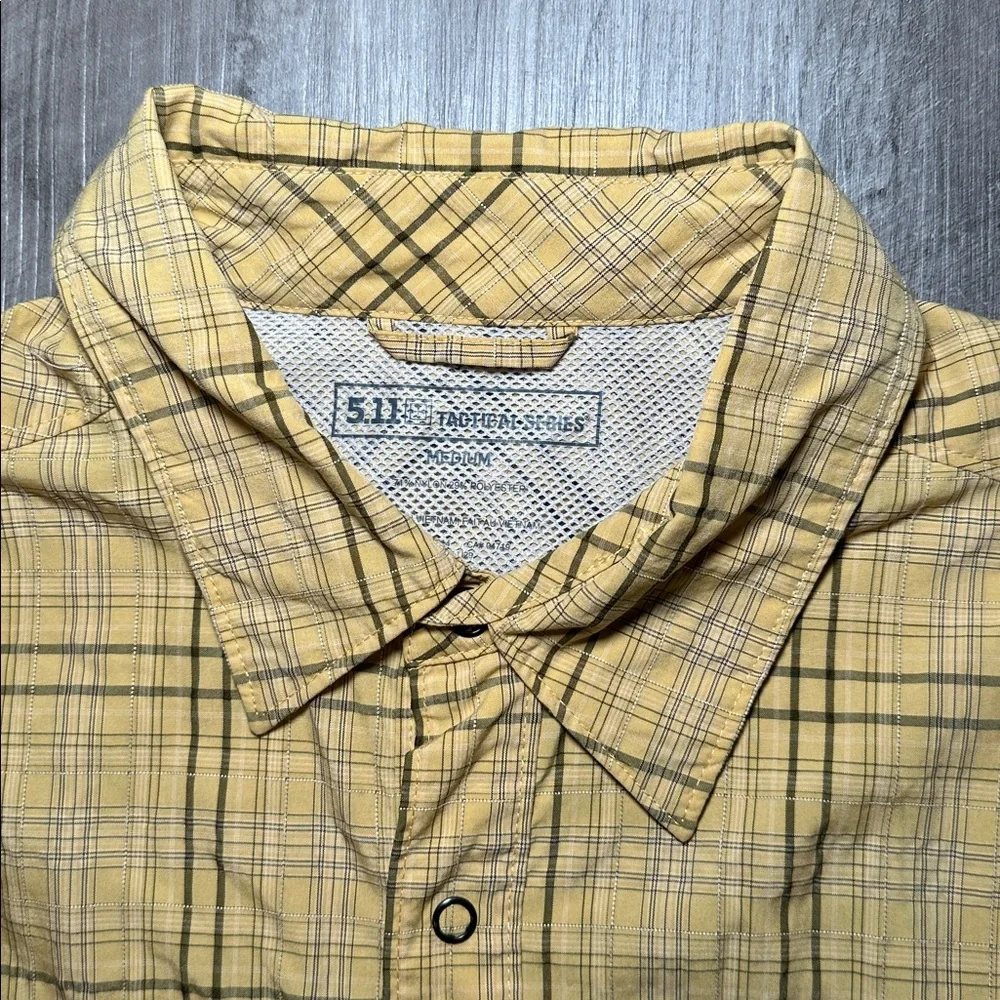 5.11 Tactical Series RAPIDraw Performance Covert Short Sleeve Snap Button - Med_5